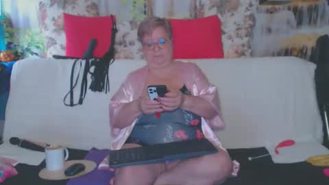 QueenPammy online show from 18, 10, 2025