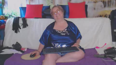 Snapshot of queenpammy chatting on 1, 4, 2026 QueenPammy online show from 1, 4, 2026