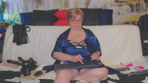 Snapshot of queenpammy chatting on 5, 4, 2026 QueenPammy online show from 5, 4, 2026