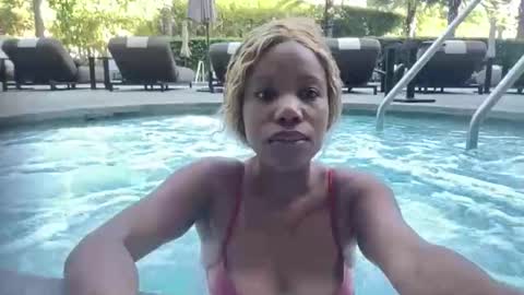 Queenquinn online show from 27, 11, 2025