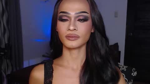 Snapshot of queenvalentinats chatting on 5, 11, 2025 ValentinaMoone online show from 5, 11, 2025