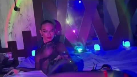 Snapshot of queenvalentinats chatting on 16, 11, 2025 ValentinaMoone online show from 16, 11, 2025