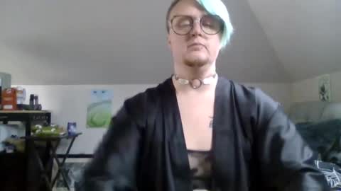 Snapshot of queerlyjaz chatting on 26, 9, 2025 queerlyjaz online show from 26, 9, 2025