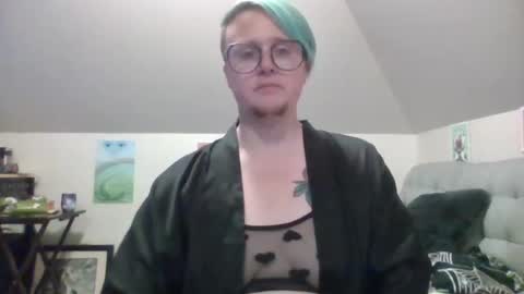 Snapshot of queerlyjaz chatting on 27, 9, 2025 queerlyjaz online show from 27, 9, 2025