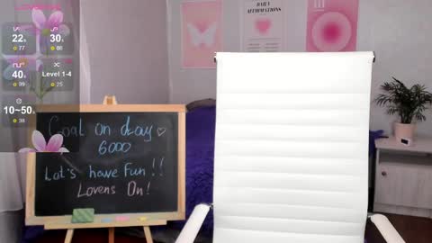 Snapshot of queitsharm_ chatting on 22, 4, 2026 Anna online show from 22, 4, 2026