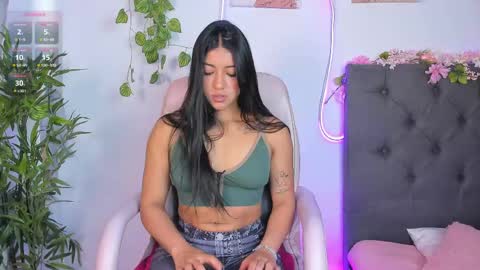 Snapshot of quiinn__bx chatting on 19, 4, 2026 online show from 19, 4, 2026