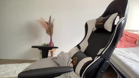 Snapshot of quinnyelena chatting on 16, 12, 2025 Quinnyelena online show from 16, 12, 2025