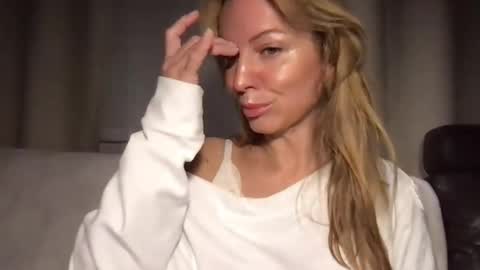 Snapshot of rachelldelicious chatting on 7, 1, 2025 Rachel online show from 7, 1, 2025
