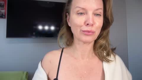 Snapshot of rachelldelicious chatting on 1, 10, 2025 Rachel online show from 1, 10, 2025