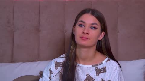 RachellSimpson online show from 17, 1, 2025