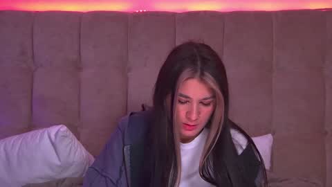 RachellSimpson online show from 28, 1, 2025