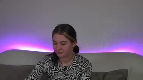 RachellSimpson online show from 12, 3, 2025