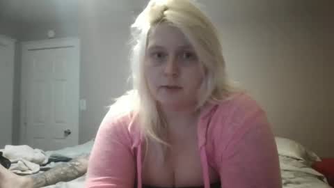 Snapshot of rachyyymarie93 chatting on 6, 3, 2025 Rachyyyy online show from 6, 3, 2025