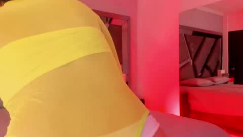 Snapshot of radiant_naomi chatting on 5, 6, 2026 Radiant Naomi online show from 5, 6, 2026