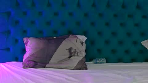 sweet peach online show from 24, 3, 2026