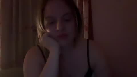 Snapshot of raemariexo chatting on 13, 10, 2025 Ruby online show from 13, 10, 2025
