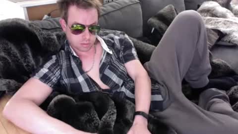 Raey online show from 9, 4, 2026