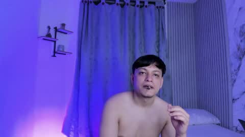 raiderandroxie1 online show from 10, 6, 2026