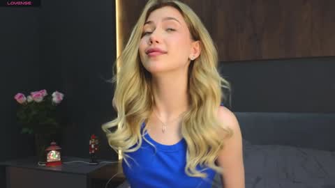 Snapshot of rainauge chatting on 11, 12, 2024 Lisa online show from 11, 12, 2024