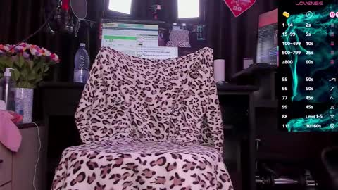 Laura online show from 20, 10, 2025