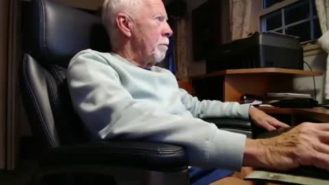 Snapshot of ranger1001 chatting on 6, 1, 2025 ranger1001 online show from 6, 1, 2025