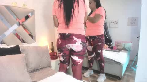 Raquel Moore  online show from 13, 11, 2025