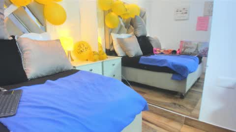 Raquel Moore  online show from 20, 12, 2025