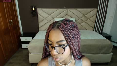 Raquel online show from 5, 2, 2025