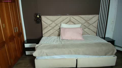 Raquel online show from 12, 2, 2025