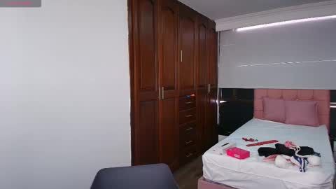 Raquel online show from 10, 9, 2025