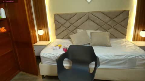 Raquel online show from 6, 2, 2026