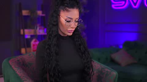 Raquelle online show from 3, 1, 2025