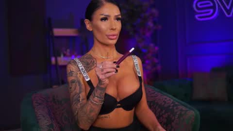 Raquelle online show from 9, 2, 2025