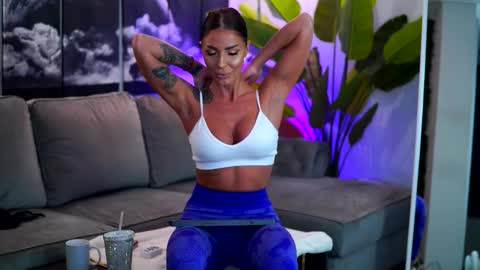 Raquelle online show from 10, 2, 2026