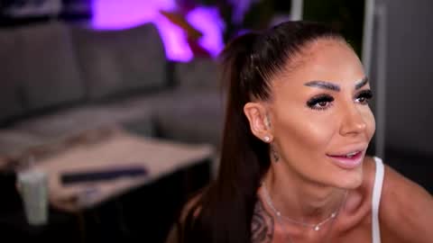 Raquelle online show from 18, 3, 2026