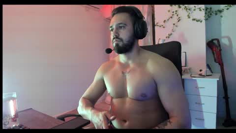 Snapshot of raulmaxel chatting on 3, 5, 2026 RaulMaxel online show from 3, 5, 2026