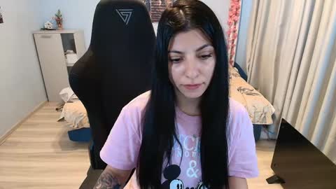 Snapshot of raven_haired_goddess chatting on 27, 4, 2026 raven_haired_goddess online show from 27, 4, 2026