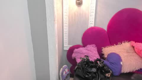 Snapshot of raven_loove chatting on 11, 5, 2026 raven_loove online show from 11, 5, 2026
