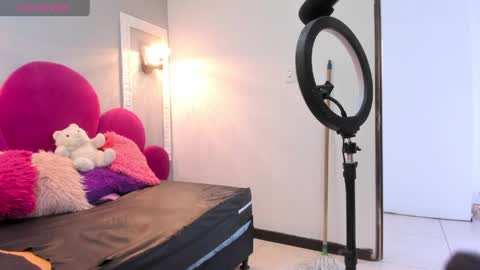 Snapshot of raven_loove chatting on 12, 5, 2026 raven_loove online show from 12, 5, 2026