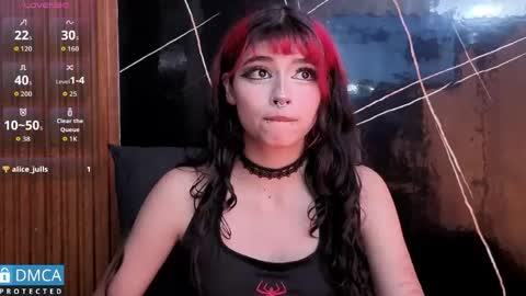 raven_rox_ online show from 13, 4, 2026