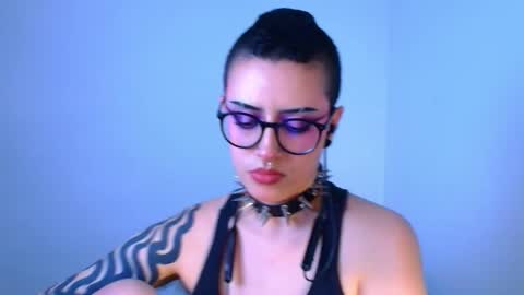 ravendarkness_ online show from 23, 4, 2026