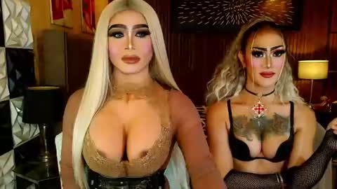 Snapshot of ravenmystiquex chatting on 27, 7, 2026 ravenmystiquex online show from 27, 7, 2026