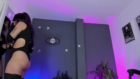 Snapshot of ravenwitch_ chatting on 20, 7, 2026 Raven Witch online show from 20, 7, 2026
