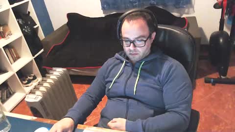 ravingr3d3 online show from 18, 2, 2025