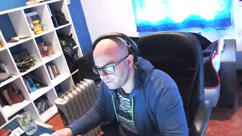 ravingr3d3 online show from 19, 2, 2025