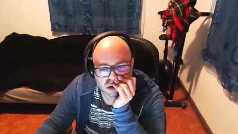 ravingr3d3 online show from 19, 2, 2025