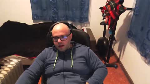 ravingr3d3 online show from 19, 2, 2025