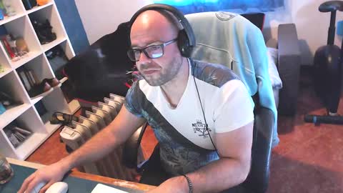 ravingr3d3 online show from 25, 2, 2025