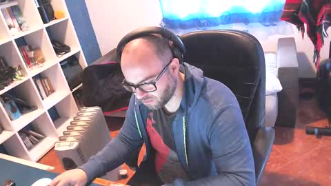 ravingr3d3 online show from 6, 3, 2025