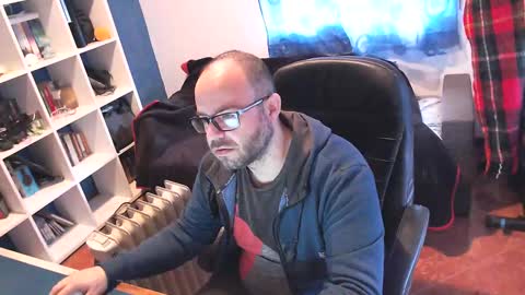 ravingr3d3 online show from 7, 3, 2025